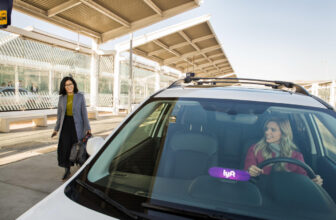 Lyft promises upfront hourly rates and traffic delay pay for its drivers