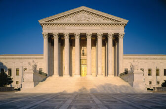 Donald Trump asks the Supreme Court to delay the TikTok ban